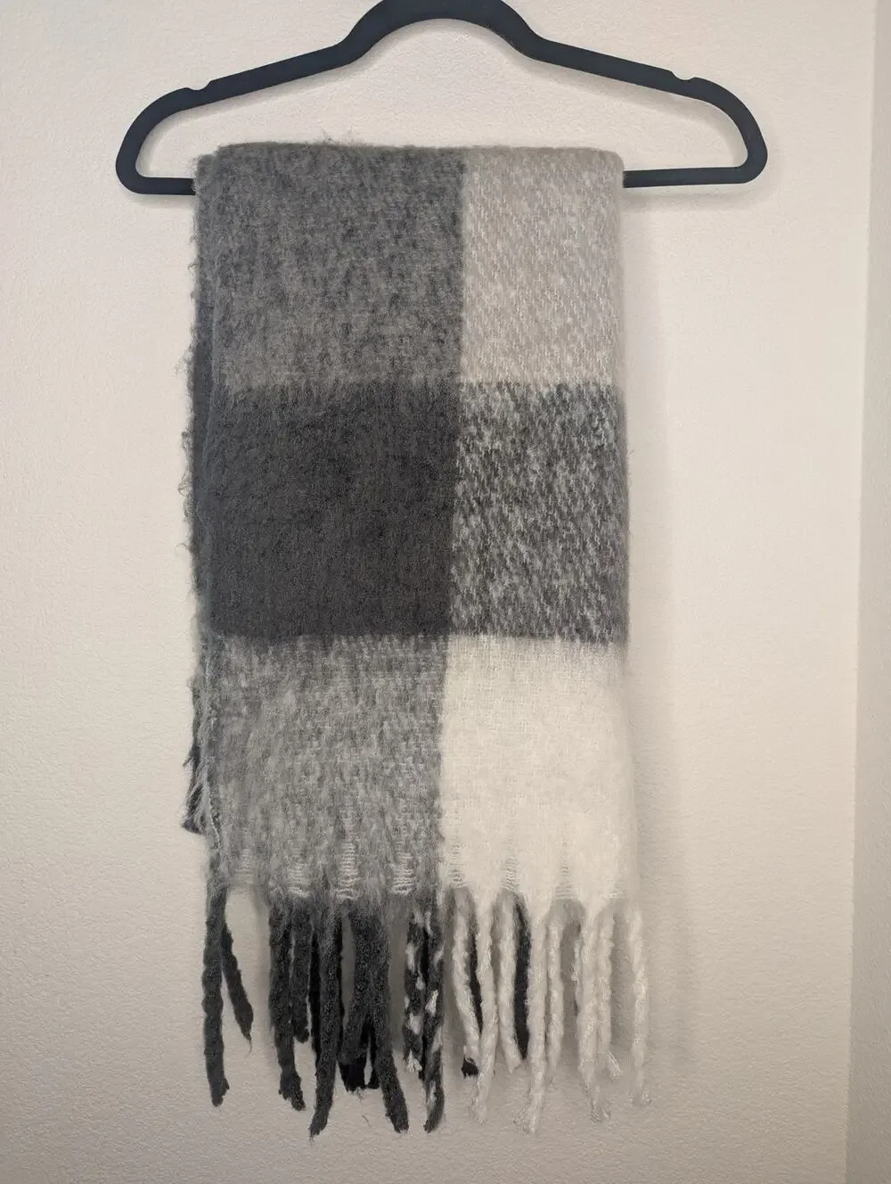 Steve Madden Unisex Chunky Checkered Scarf OS Soft Cottagecore Winter Tassels